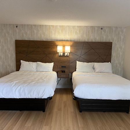 Baldwin Inn And Suites West Springfield Bagian luar foto